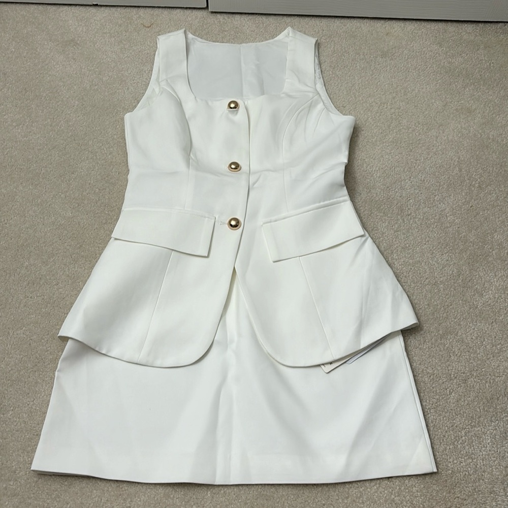 White two piece vest and skirt set